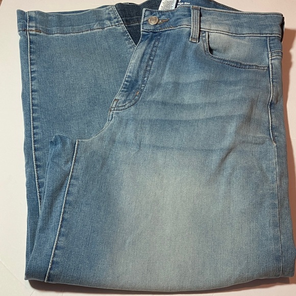 Time and Tru High rise Wide leg Light Blue Jeans - Picture 7 of 9